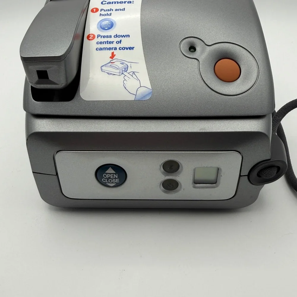 Polaroid One Instant Film Camera‎ Silver Folding 600 Series Untested
